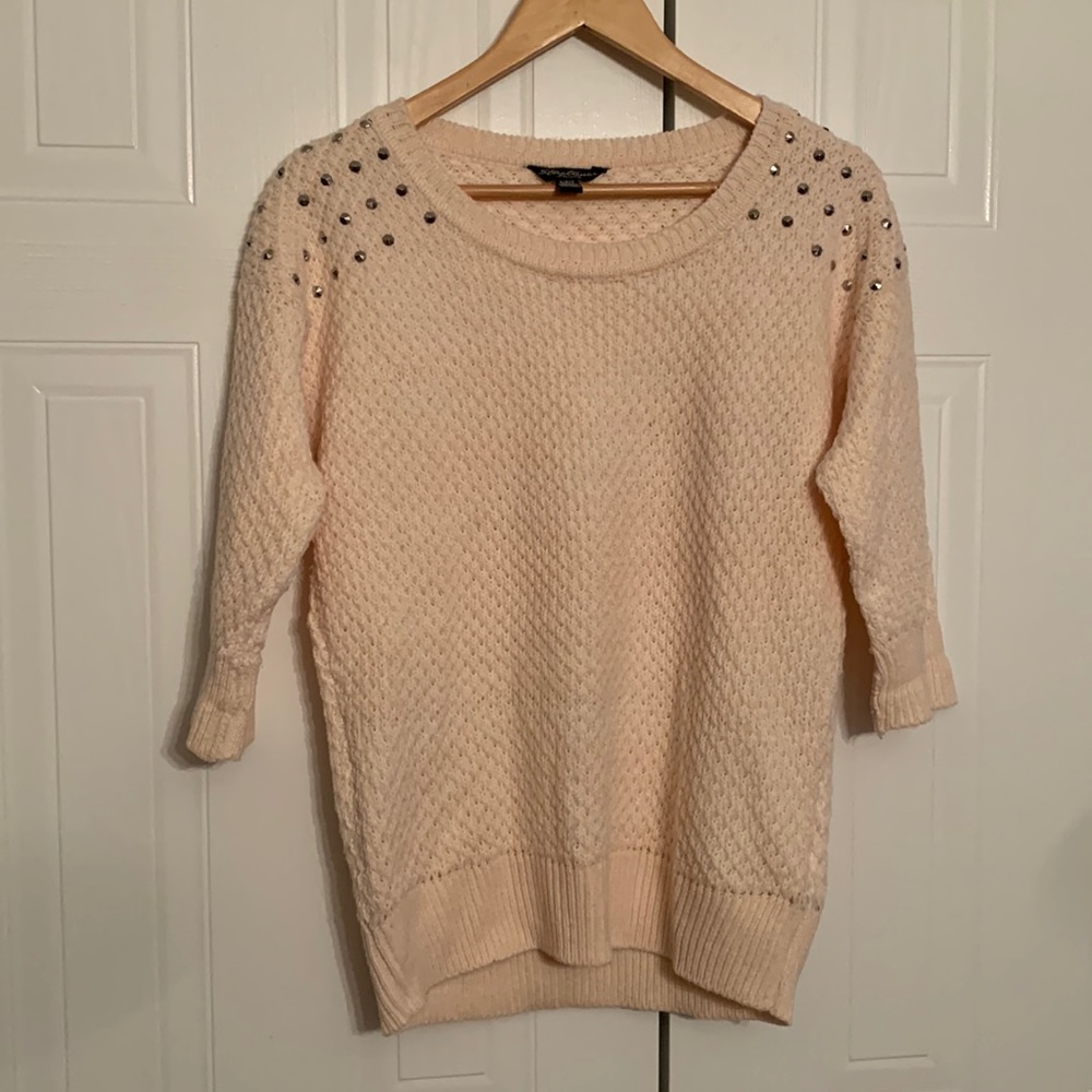 StreetWear Society Light Pink sweater with embroidery on shoulders